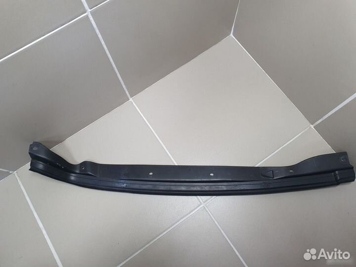 Уплотнитель двери передний правый Volvo S40 2004-1