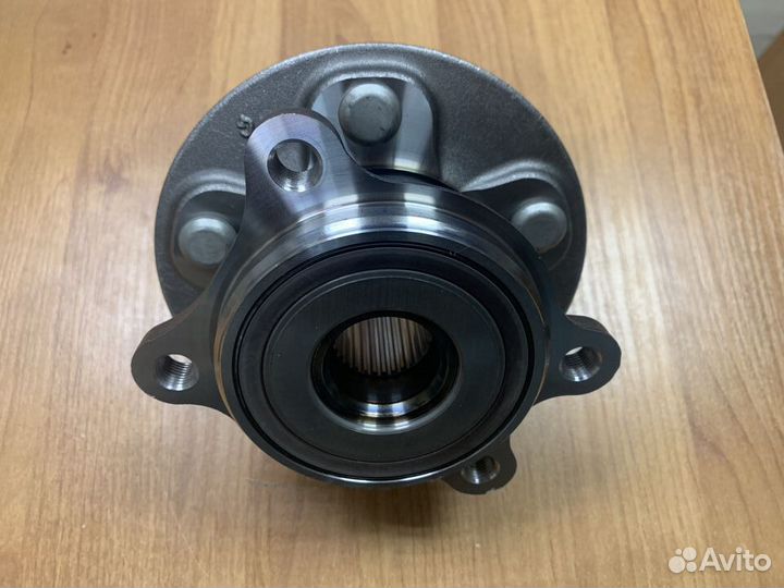 Ступица передняя новая оригинал Toyota Camry 70