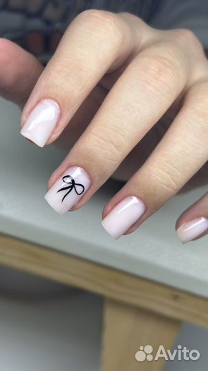 Модель на маникюр