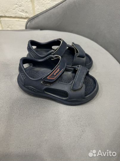 Сандали crocs