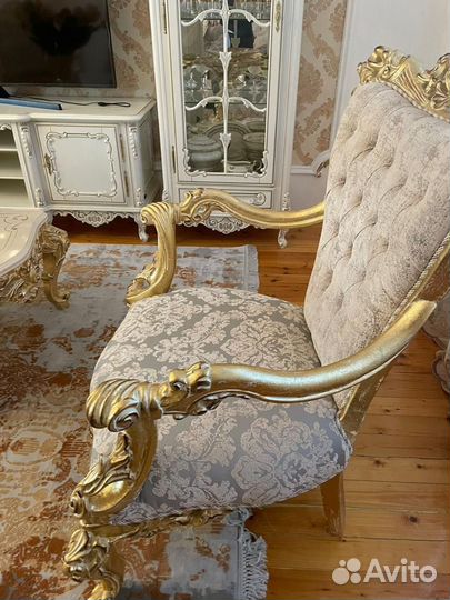 Диваны и холлы