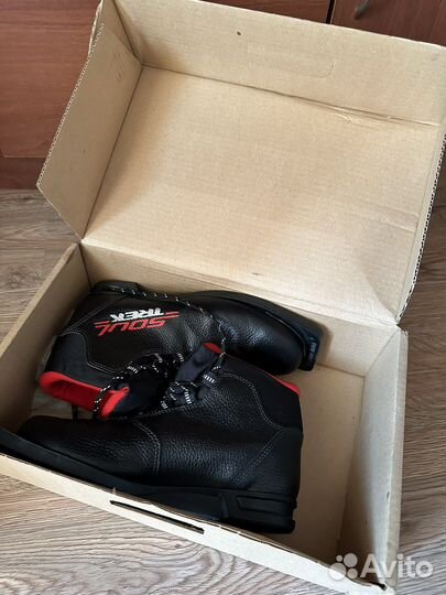 Новые лыжные ботинки trek soul