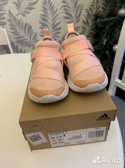 Кроссовки adidas