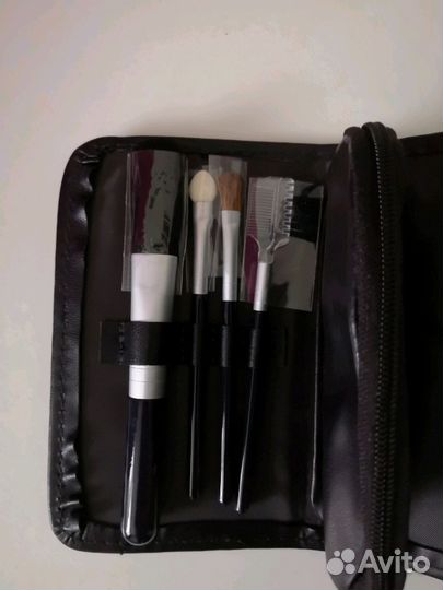 Маникюрный набор и набор кистей 3 в 1