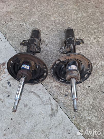 Стойки амортизаторов тойота камри 30, передние