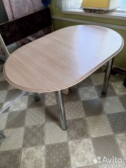 Кухонный стол