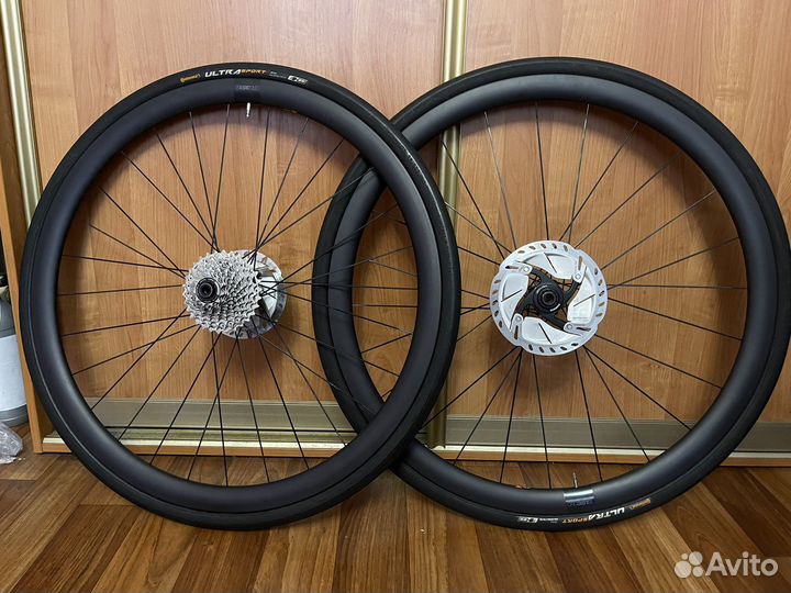 Карбоновые шоссейные колеса в сборе