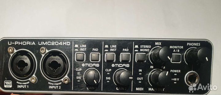 Микшерный пульт Behringer euphoria umc204hd