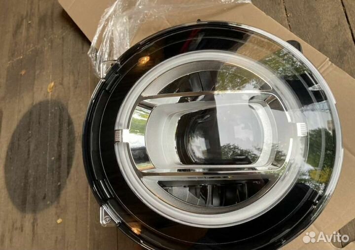 Правая фара Mercedes W463