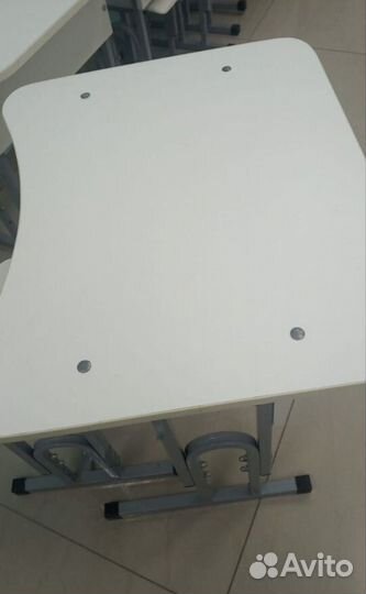 Парты и стулья