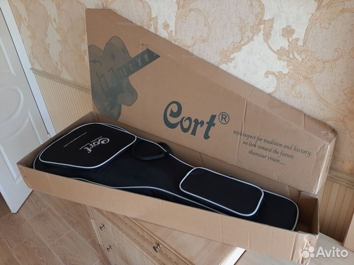 Новая электрогитара Cort Yorktown BV с чехлом