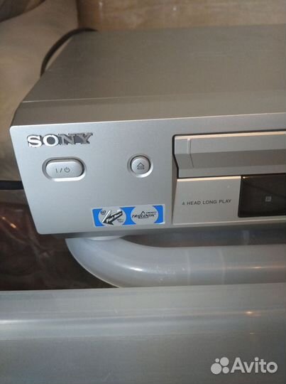 Видеомагнитофон sony