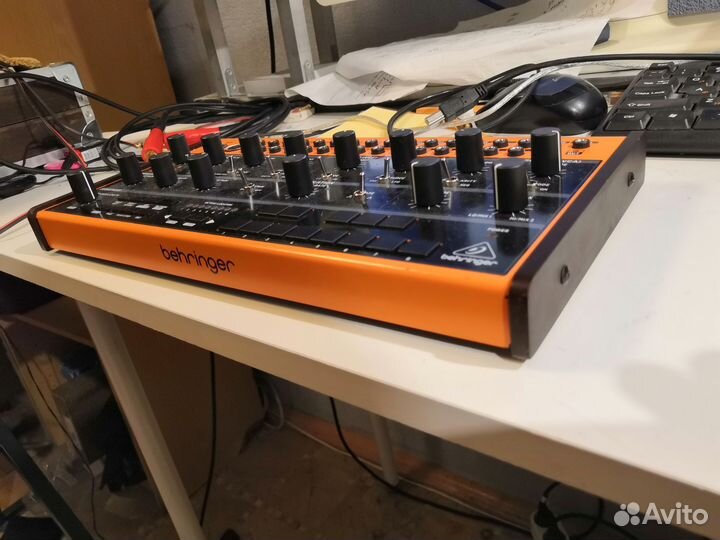 Behringer Crave