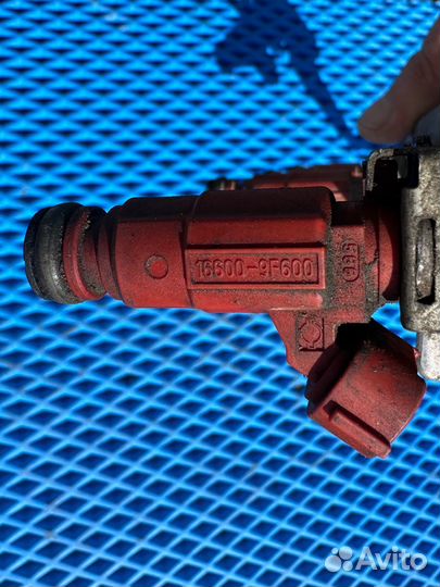 Топливная рампа Nissan Almera n16