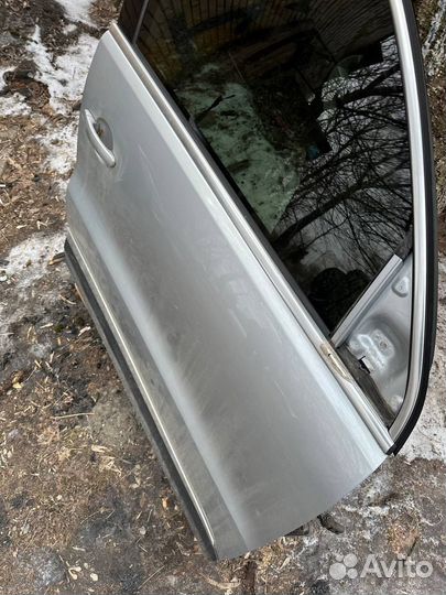 Дверь передняя правая Tiguan 1