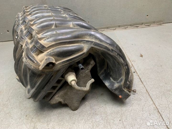 Впускной коллектор Toyota Avensis T250 универсал