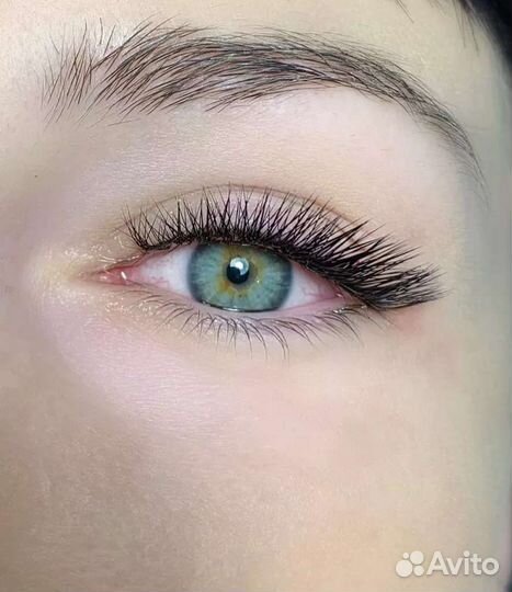 Наращивание ресниц, окрашивание бровей