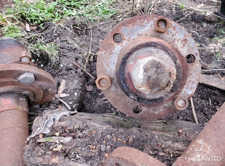 Ступицы для телеги, прицепа, трактора