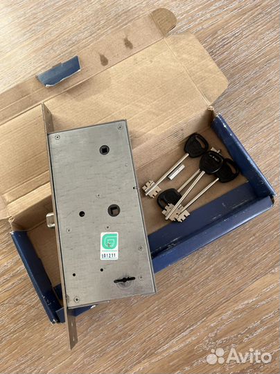 Замок врезной бу Гардиан