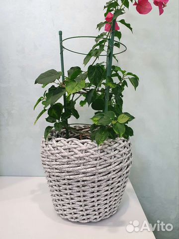 Кашпо из искусственного ротанга