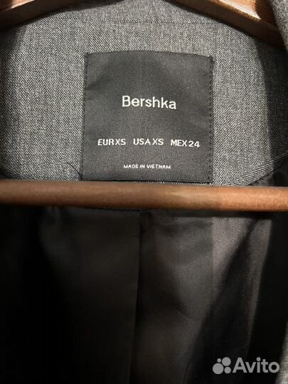 Пиджак женский xs bershka