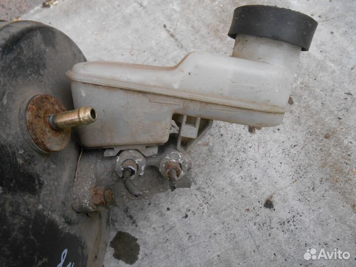 Главный тормозной цилиндр Toyota Yaris Тойота Ярис