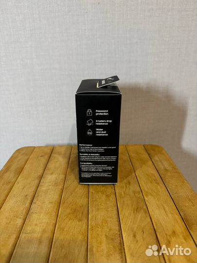 SSD Samsung T7 Shield 2TB новый