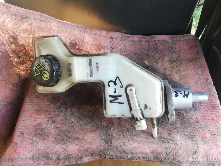 Главный тормозной цилиндр Мазда 3 вк