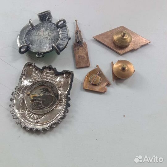 Тяжелые значки СССР