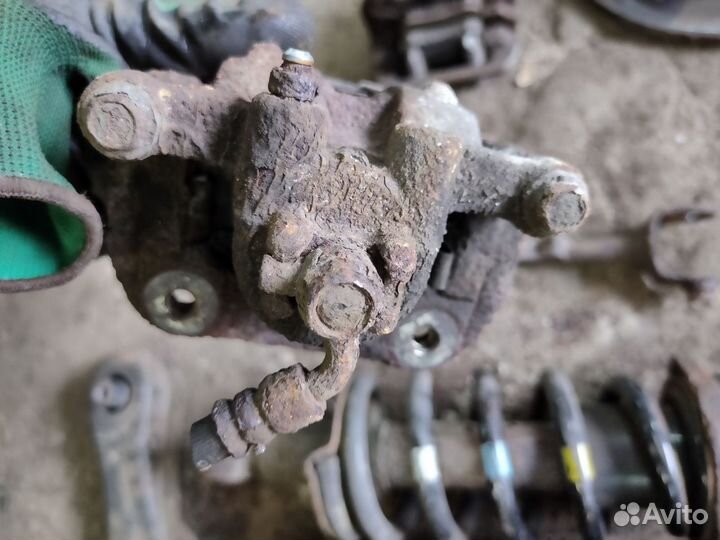 Суппорт тормоза задний Honda CR-V 2 2.0 2001-2006