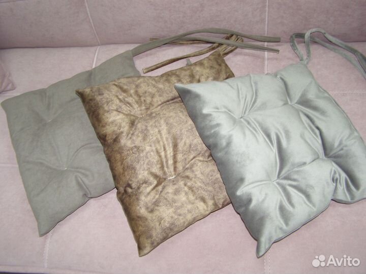 Подушки на стулья новые