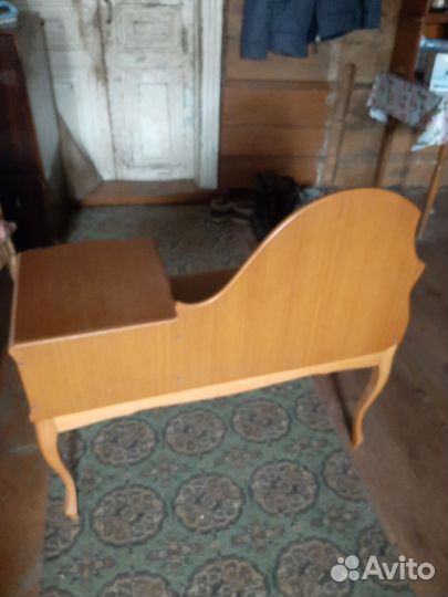 Банкетка в прихожую с ящиком и спинкой