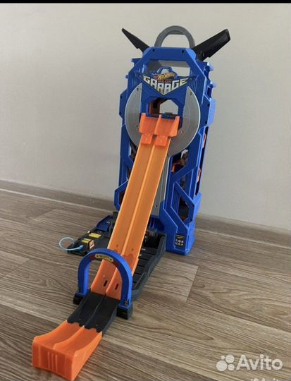 Hot wheels мега гараж + экстремальная трасса