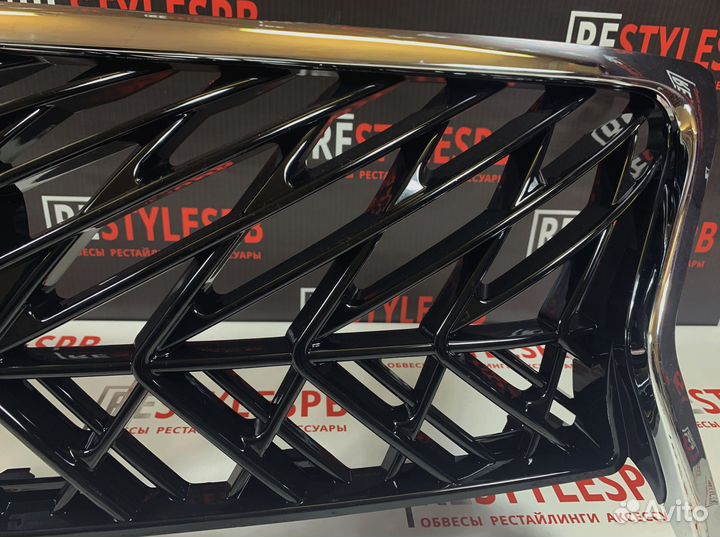 Решетка радиатора Lexus LX570 2012-2015 г