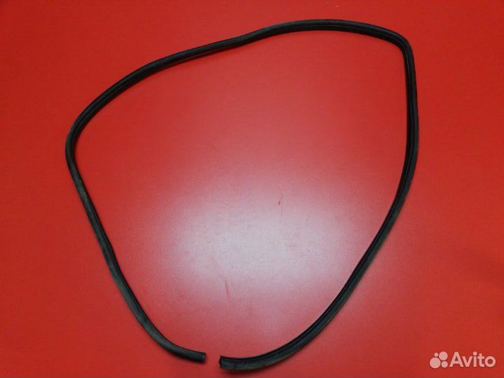 Уплотнитель дверного проёма передний левый Hyundai