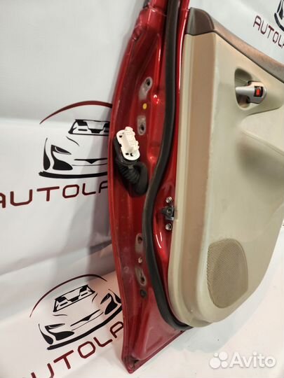 Задняя правая дверь Toyota Corolla Fielder NZE141