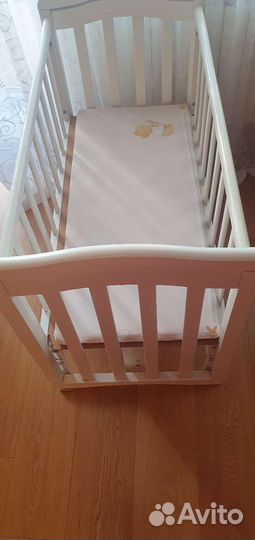 Кровать с маятником