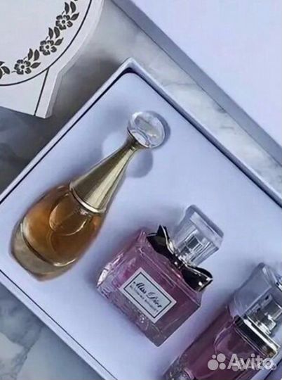 Парфюмерные наборы женские