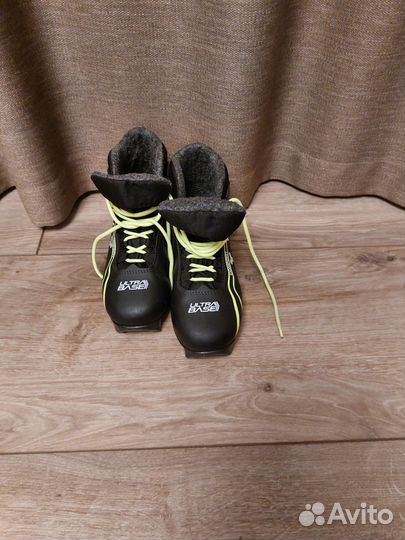 Лыжные ботинки