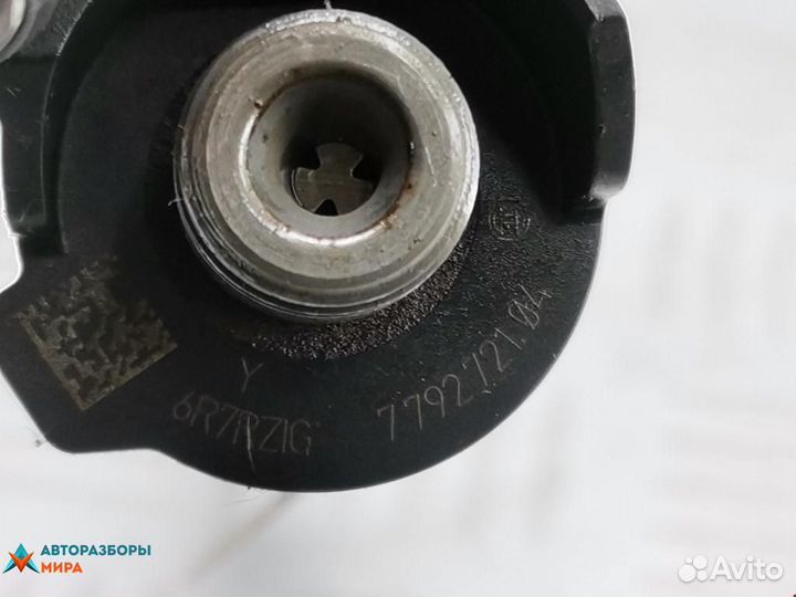 Форсунка BMW 3 E90/E91/E92/E93 2005 13537792721