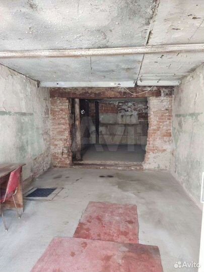 Гараж, > 30 м²