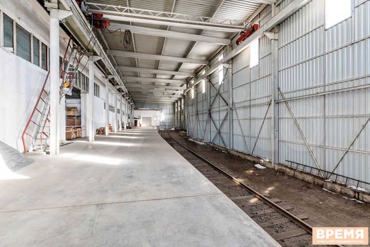 Склад, 2427 м²