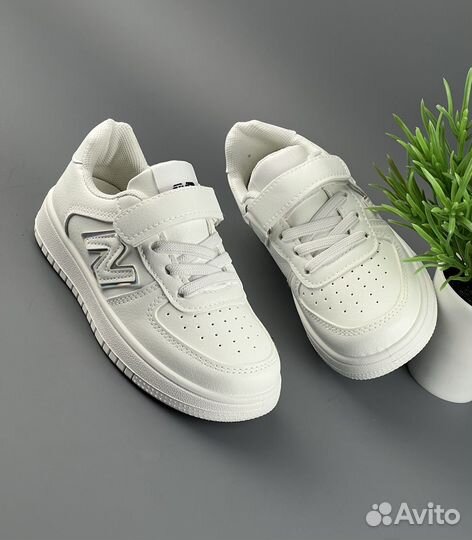 Кроссовки для девочки и мальчиков