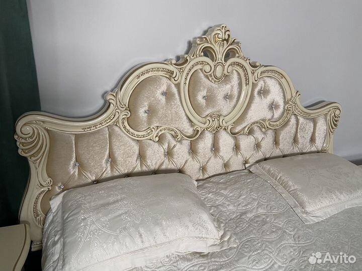 Спальный гарнитур