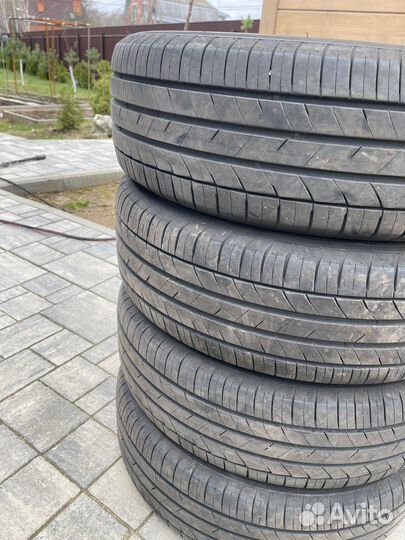 Kumho Ecsta HS52 215/65 R17