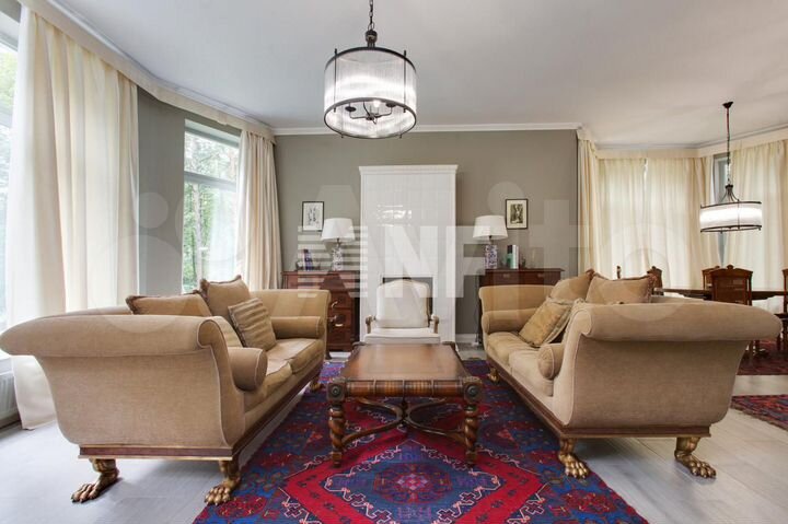 Дом 700 м² на участке 16 сот.