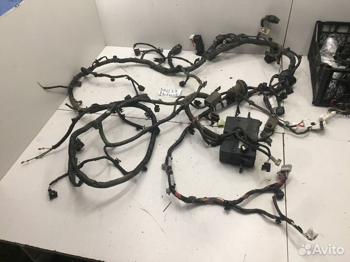 Электропроводка под капот (Kia Mohave)