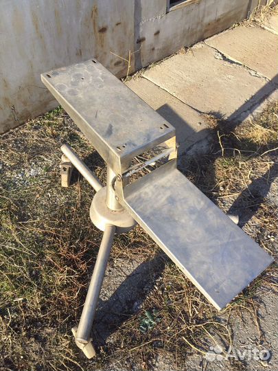 Станина из нержавейки на колесах