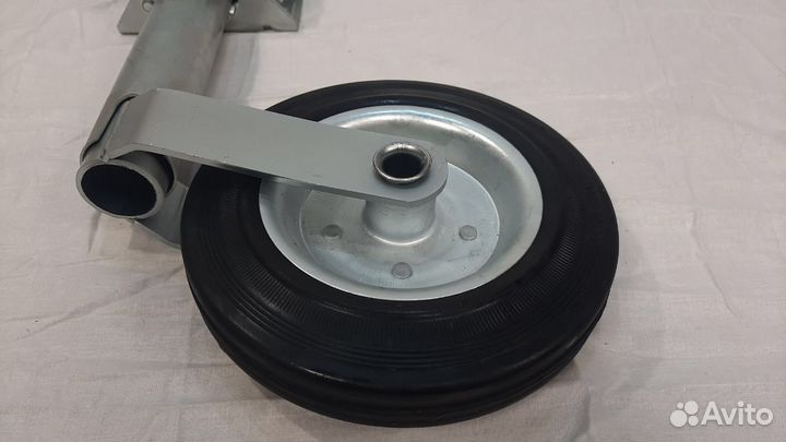 Опорное колесо для прицепа новое(с креплением)