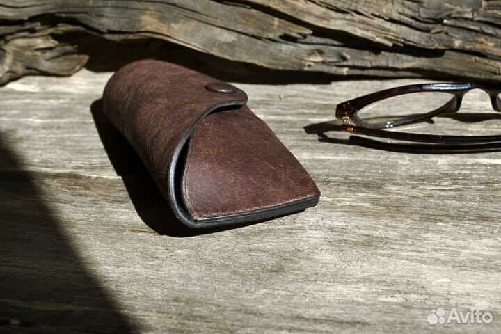 Кожаный чехол для очков на заказ